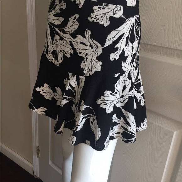 NWT Banana Republic skirt - Picture 3 of 3